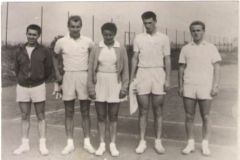 Rožmitál p.Tř. 1963, zleva: Václav Pražák, Petr Štrobl, Věra Suková-Pužejová, Cyril Suk, Milan Ivančo (14)